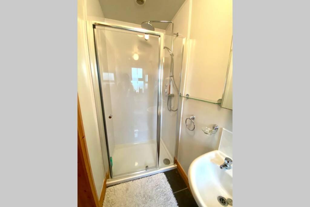 3 Bedroom House Located In Centre Of 康多纳 外观 照片